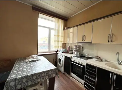 Satılır 4 otaqlı mənzil 110 m²