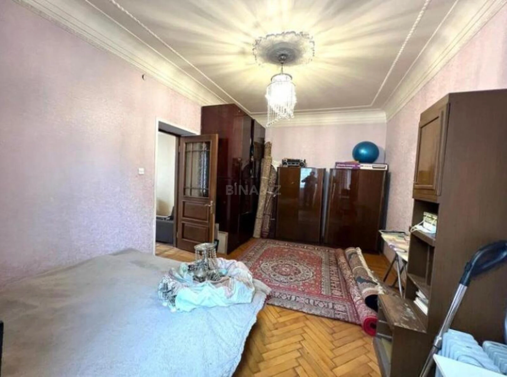 Satılır 4 otaqlı mənzil 110 m²