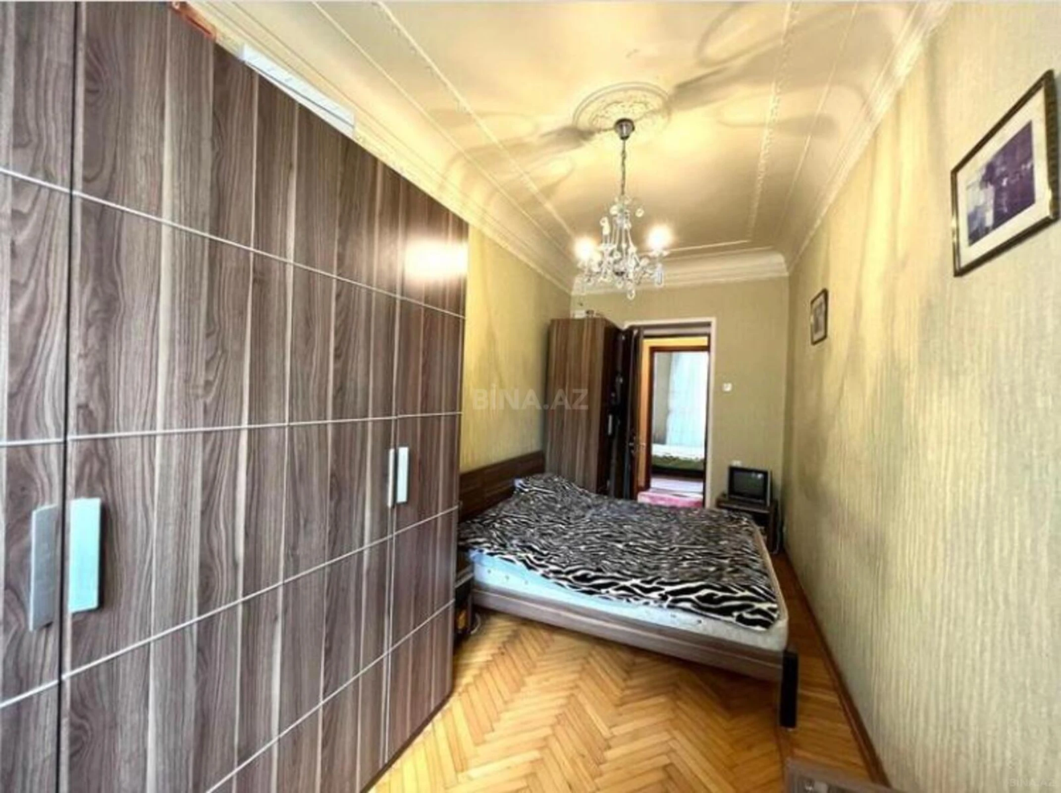 Satılır 4 otaqlı mənzil 110 m²