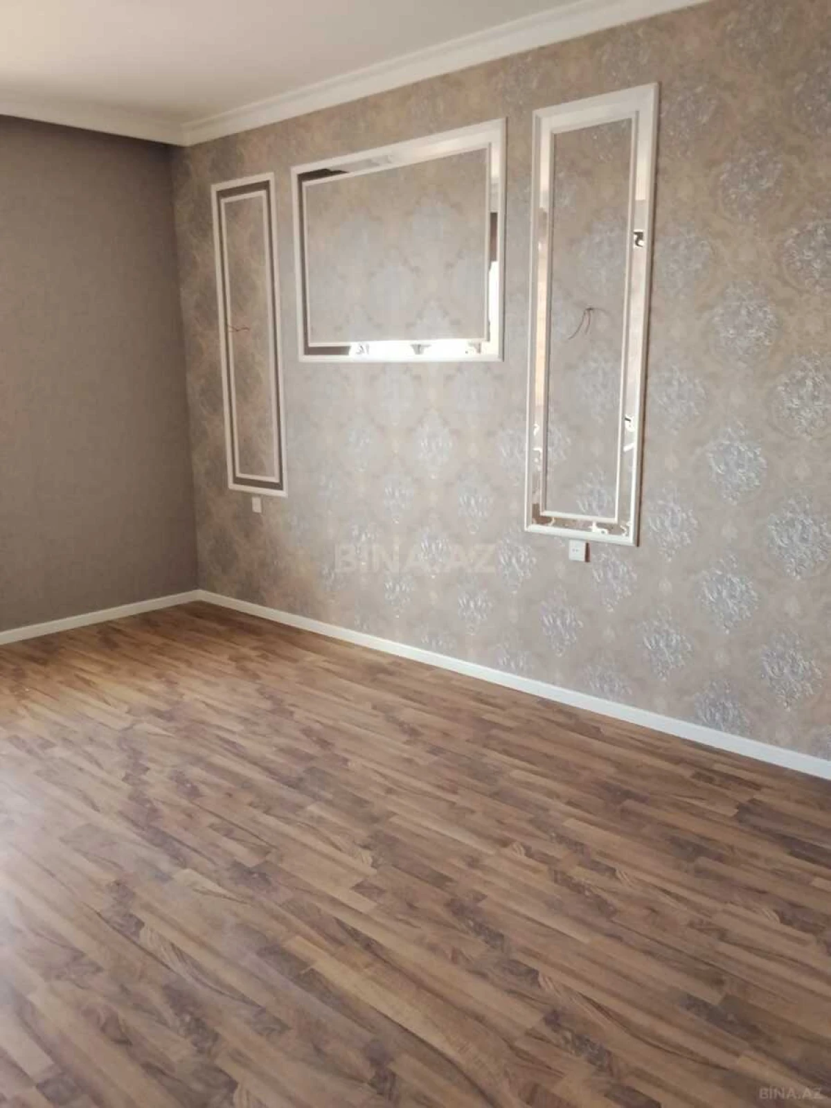 Satılır 4 otaqlı mənzil 165 m²