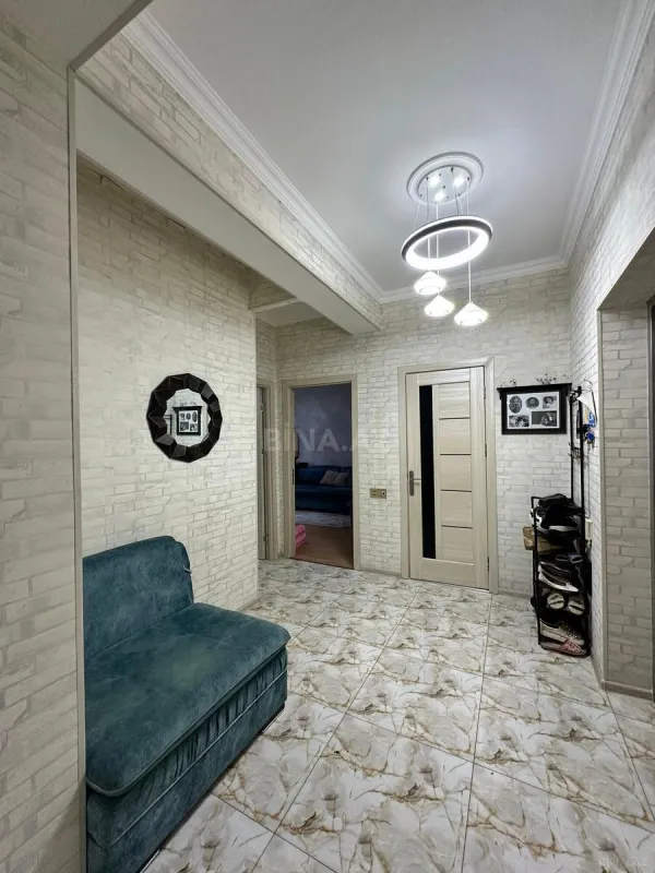 Satılır 2 otaqlı mənzil 82 m²