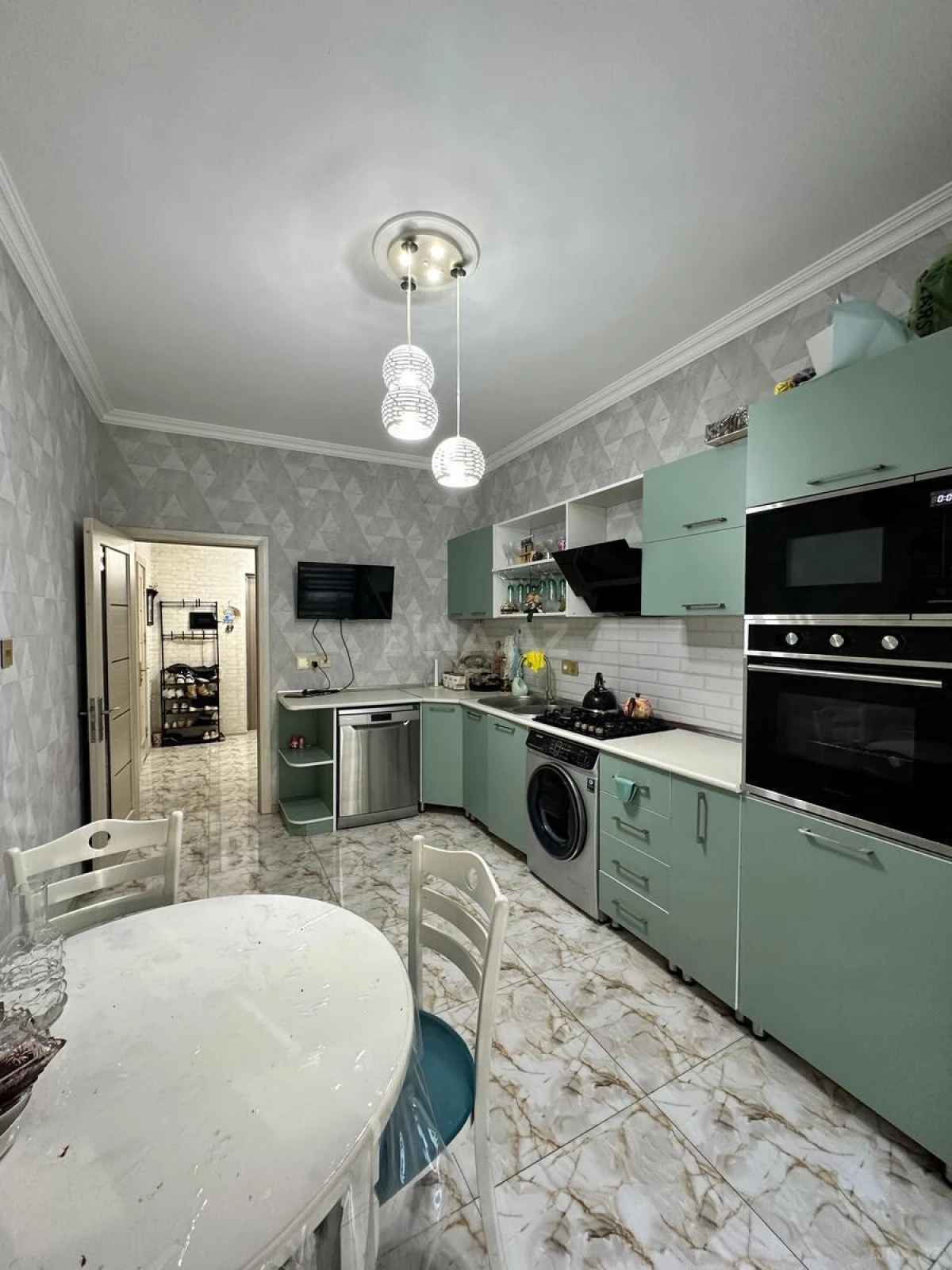 Satılır 2 otaqlı mənzil 82 m²