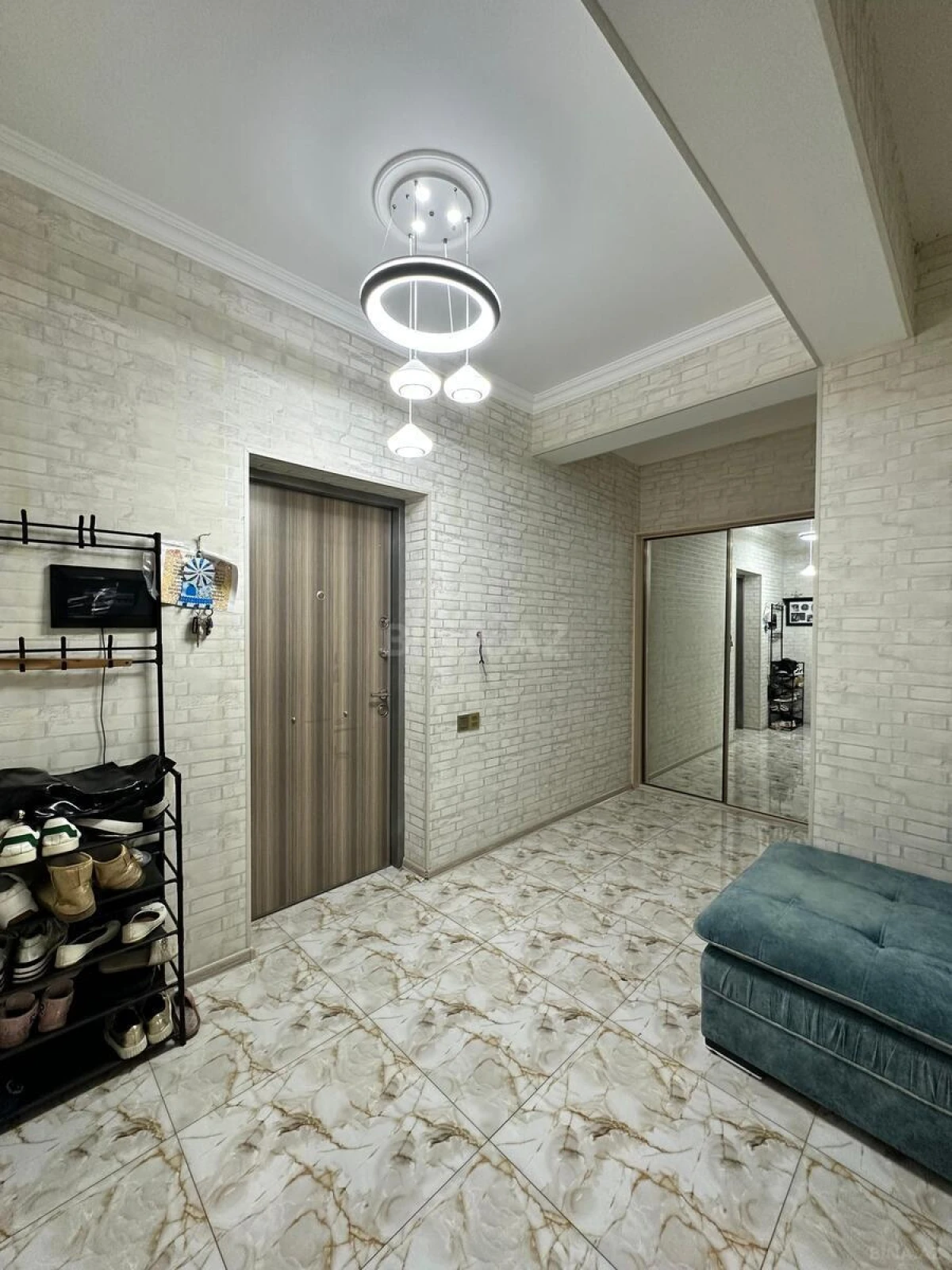 Satılır 2 otaqlı mənzil 82 m²