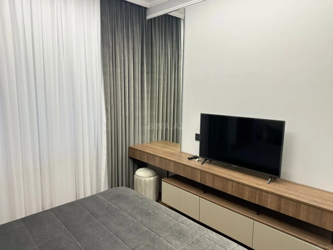 Kirayə verilir 2 otaqlı mənzil 90 m²