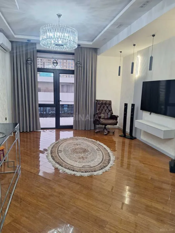 Satılır 3 otaqlı mənzil 107 m²