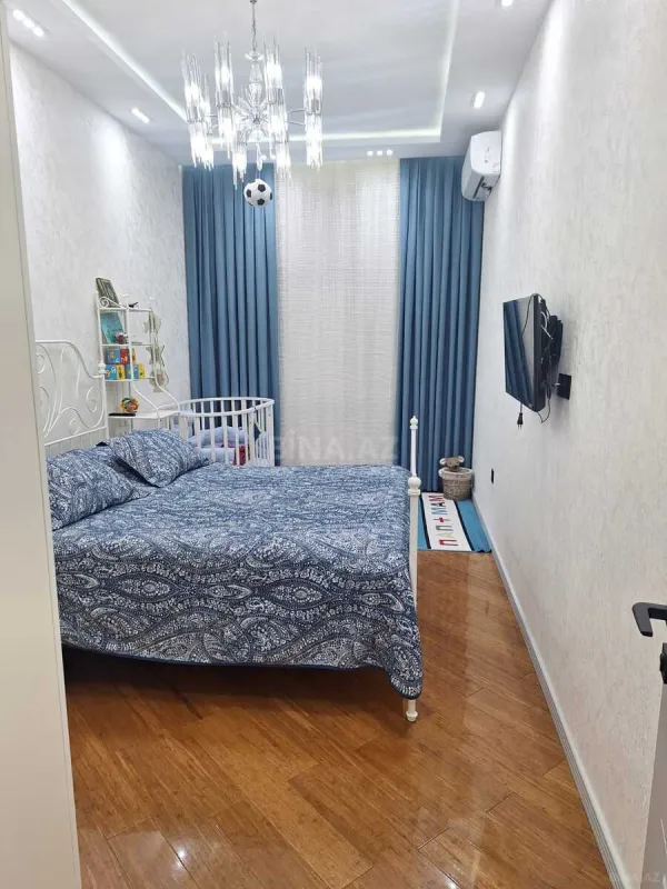 Satılır 3 otaqlı mənzil 107 m²