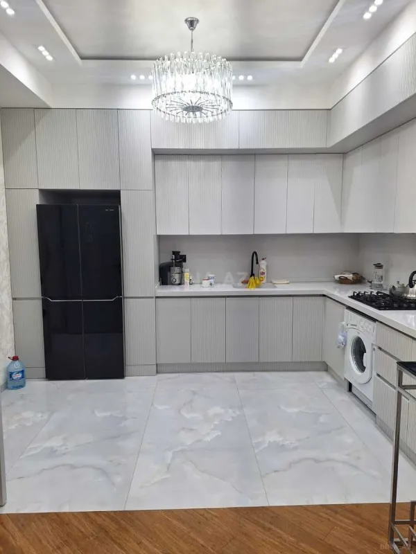 Satılır 3 otaqlı mənzil 107 m²