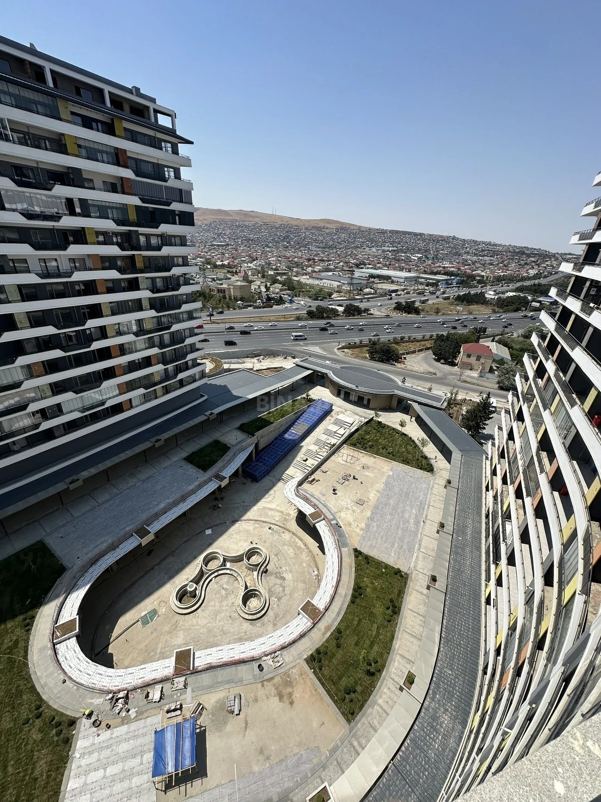 Satılır 2 otaqlı mənzil 70 m²