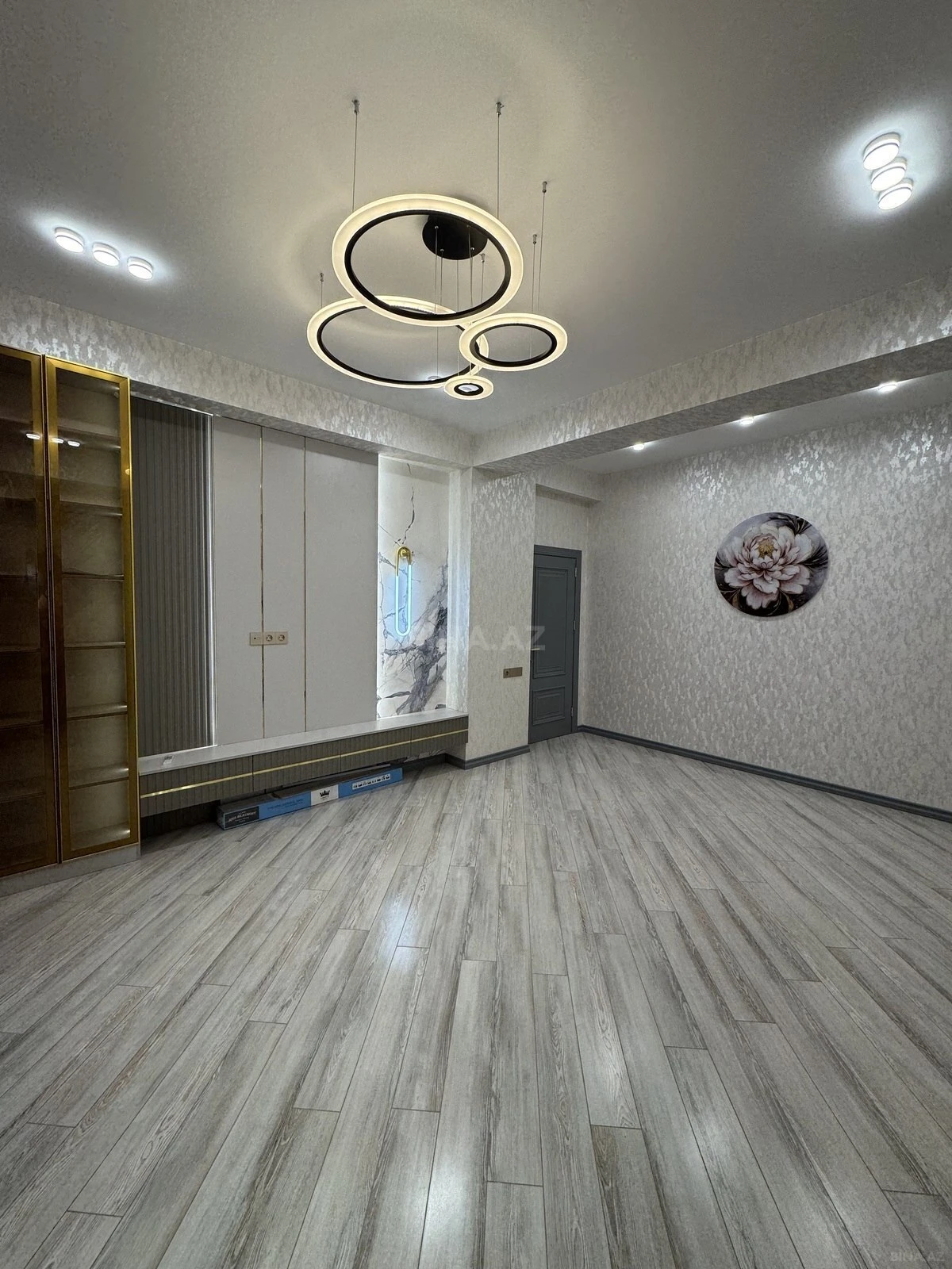Satılır 3 otaqlı mənzil 96 m²