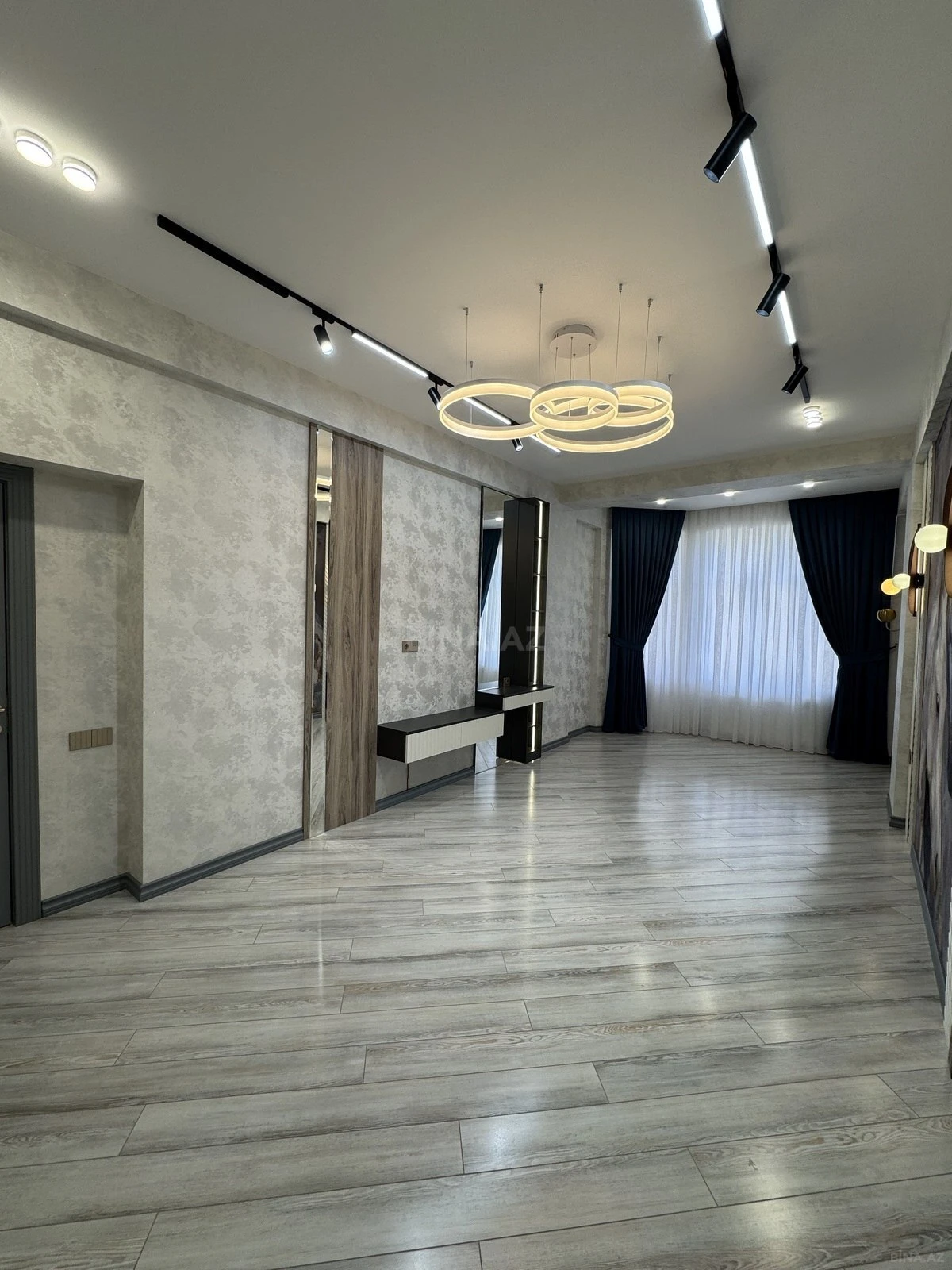 Satılır 3 otaqlı mənzil 96 m²