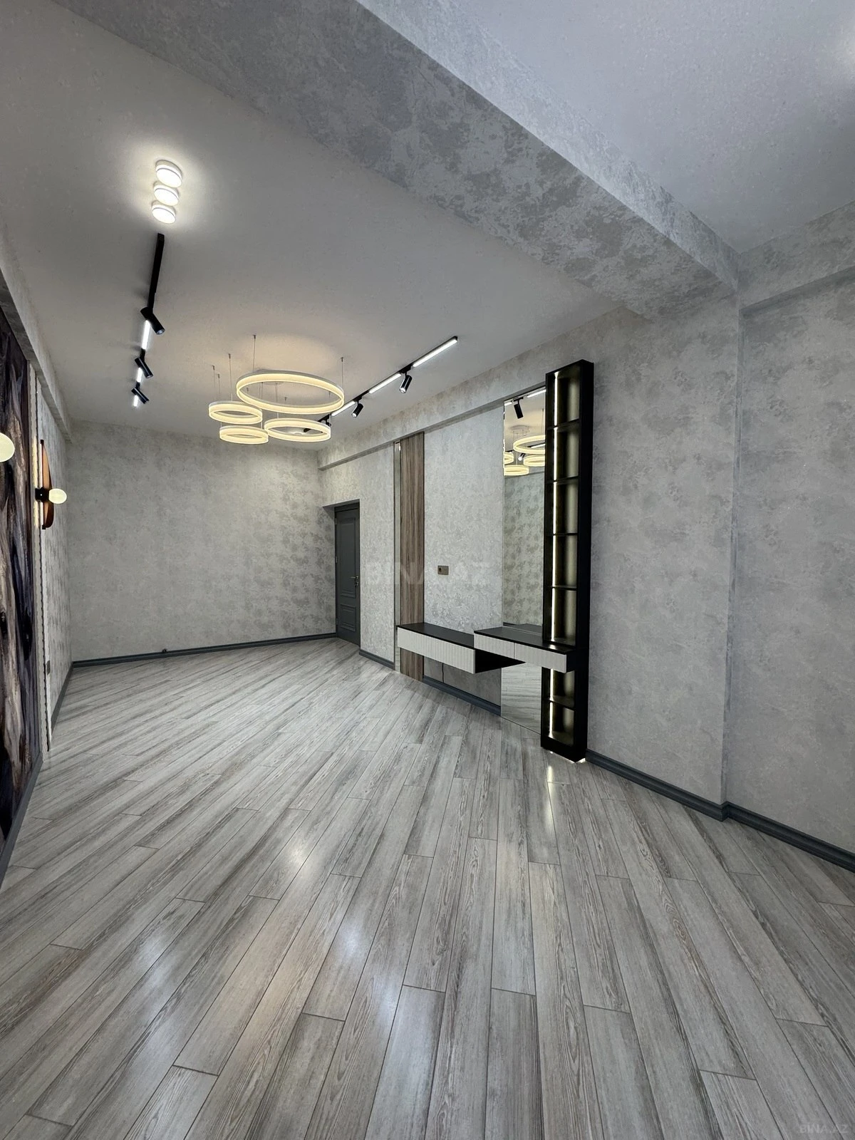 Satılır 3 otaqlı mənzil 96 m²