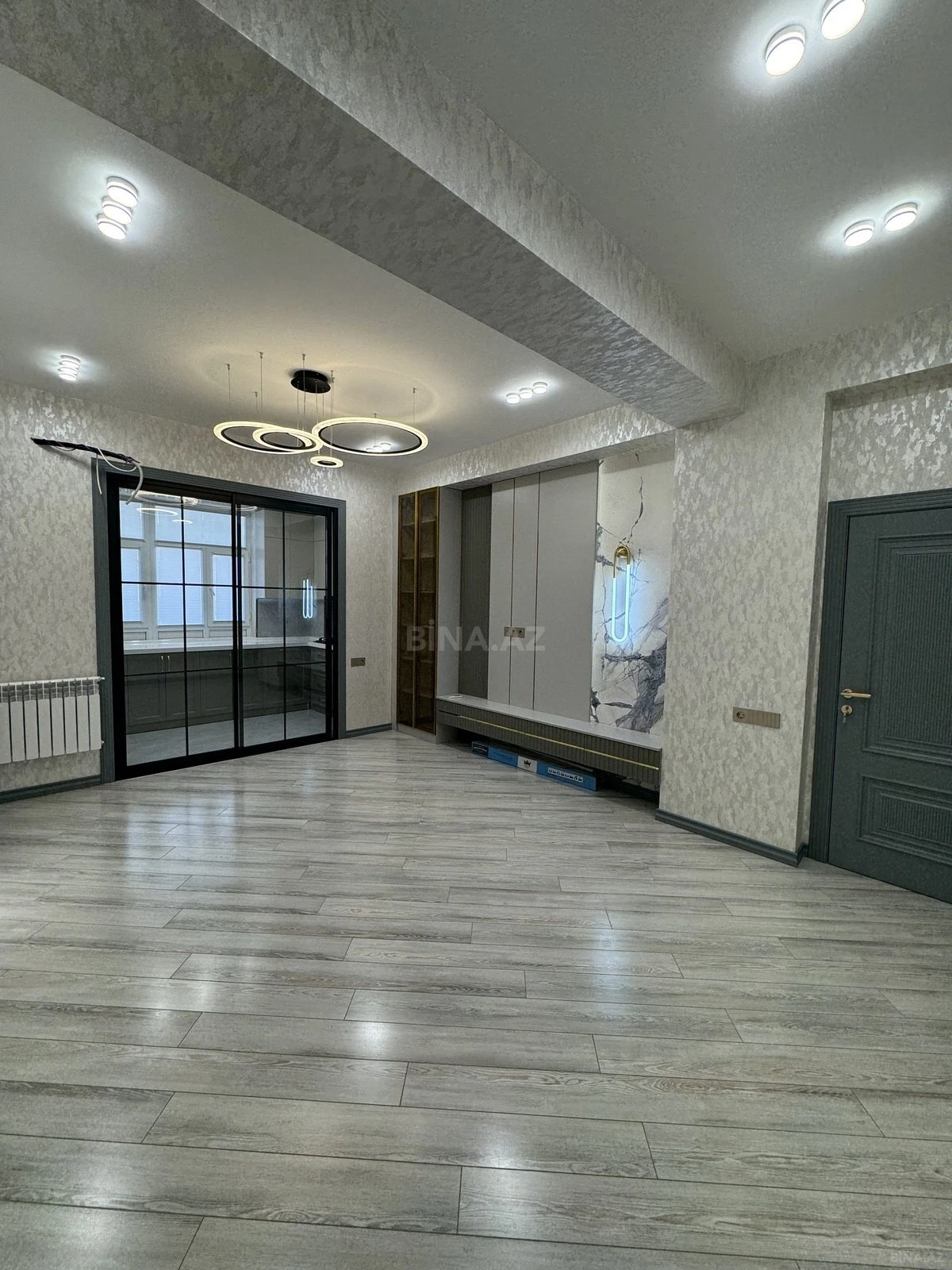 Satılır 3 otaqlı mənzil 96 m²
