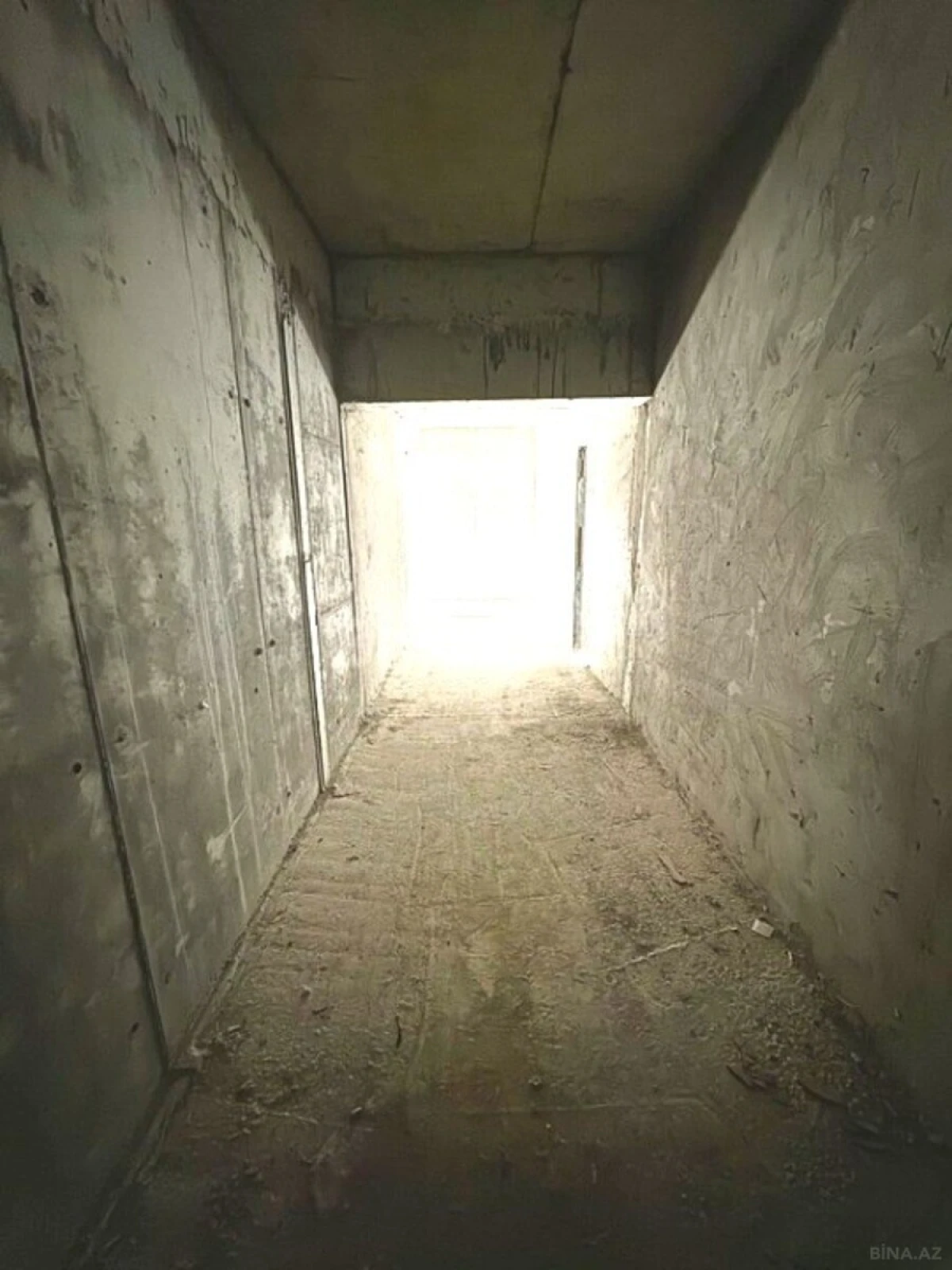 Satılır 3 otaqlı mənzil 135 m²