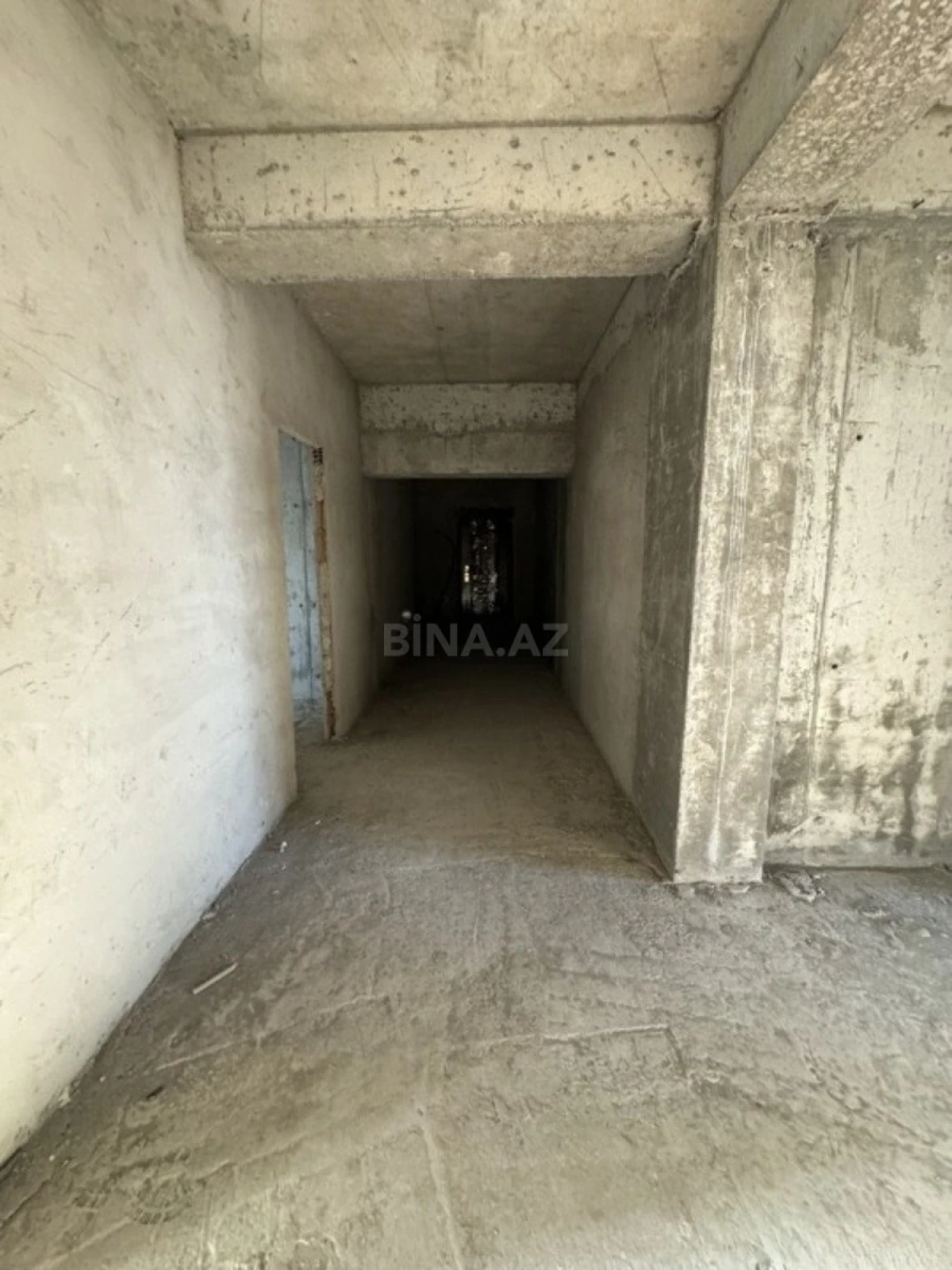 Satılır 3 otaqlı mənzil 135 m²