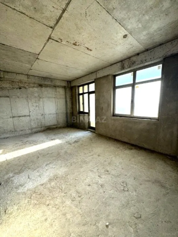 Satılır 3 otaqlı mənzil 135 m²