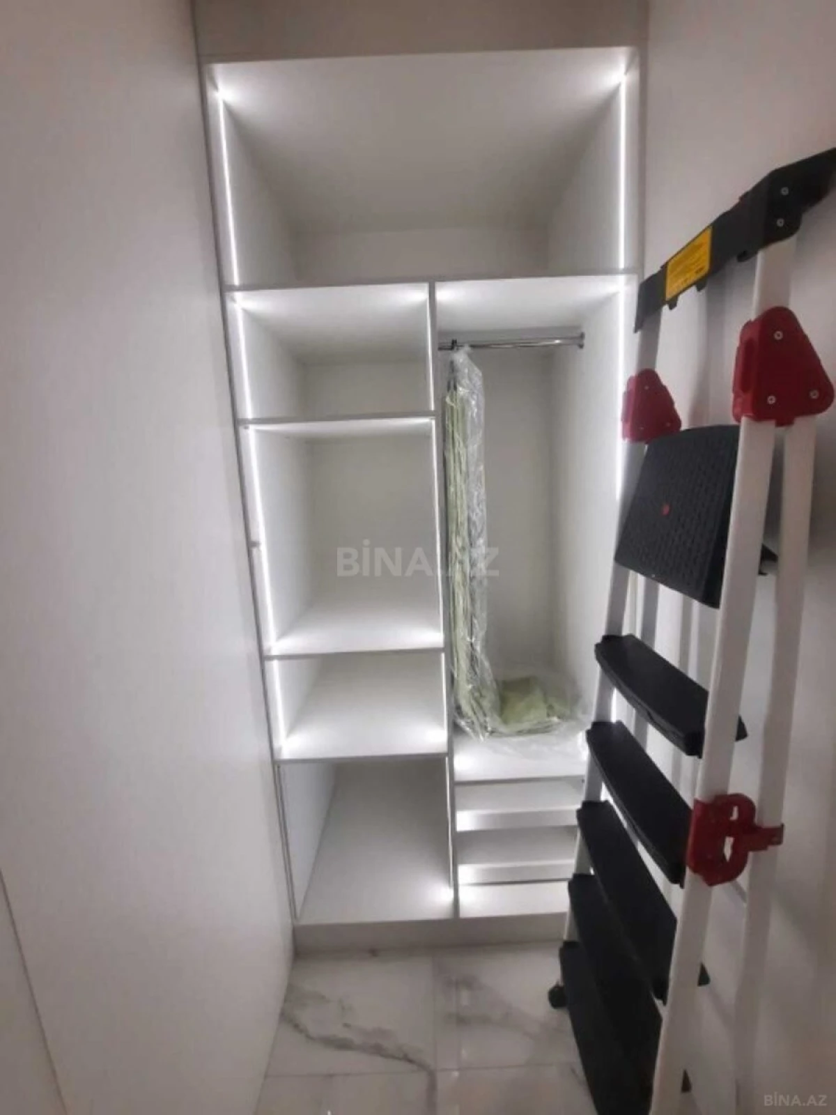 Kirayə verilir 2 otaqlı mənzil 86 m²