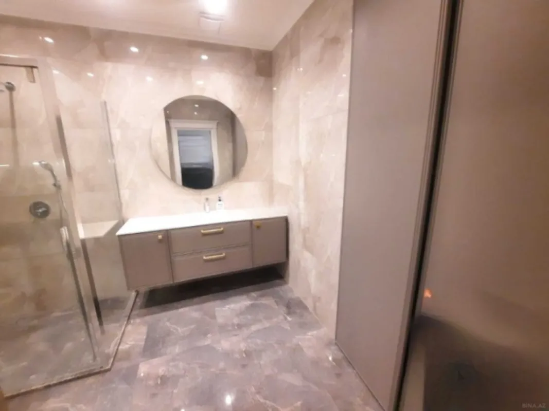 Kirayə verilir 2 otaqlı mənzil 86 m²