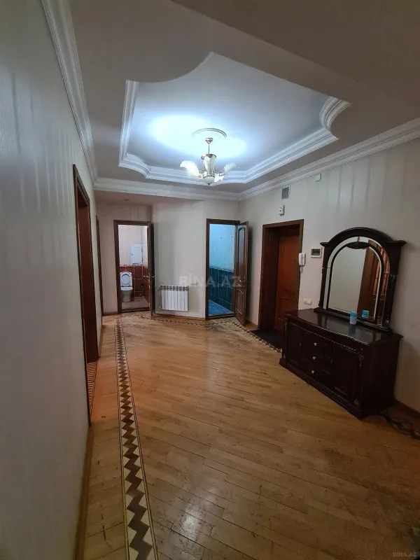 Kirayə verilir 2 otaqlı mənzil 90 m²