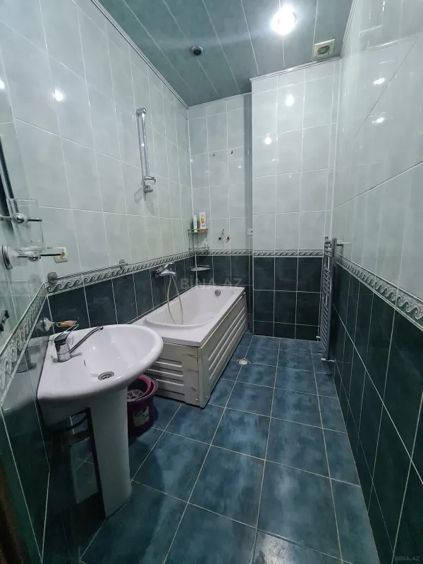 Kirayə verilir 2 otaqlı mənzil 90 m²
