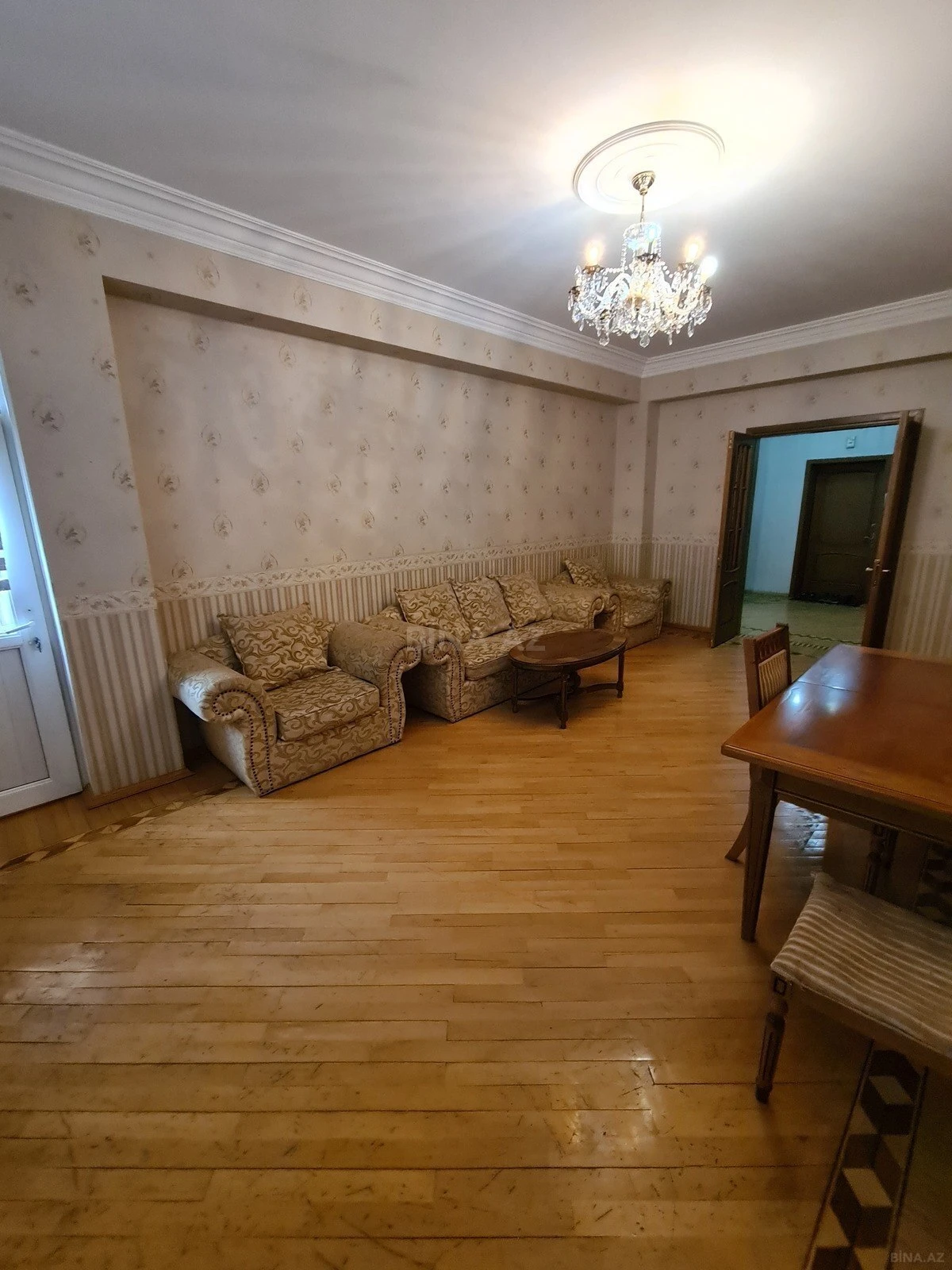 Kirayə verilir 2 otaqlı mənzil 90 m²