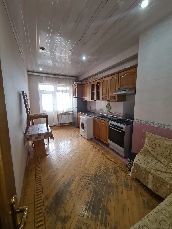 Kirayə verilir 2 otaqlı mənzil 90 m²