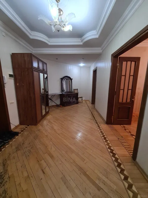 Kirayə verilir 2 otaqlı mənzil 90 m²