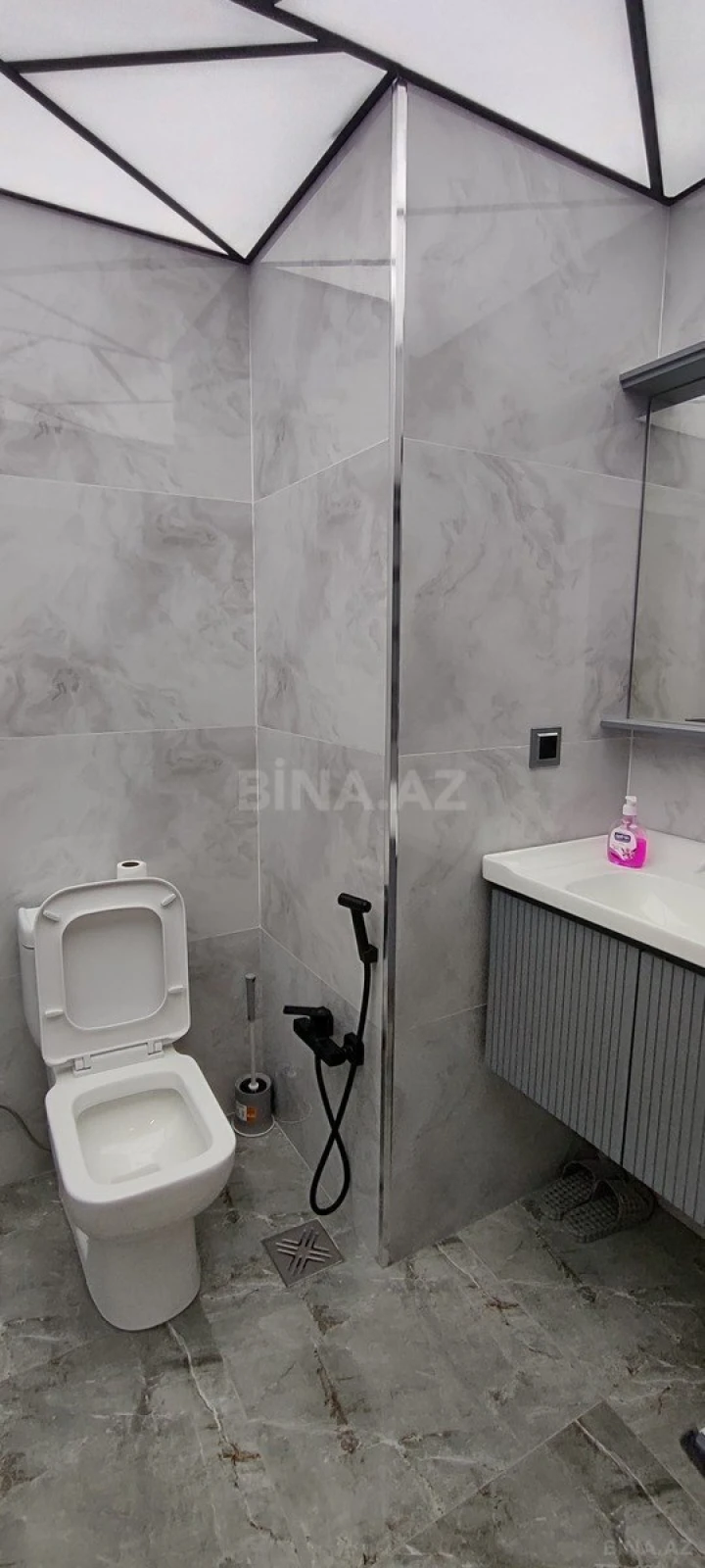 Kirayə verilir 2 otaqlı mənzil 50 m²