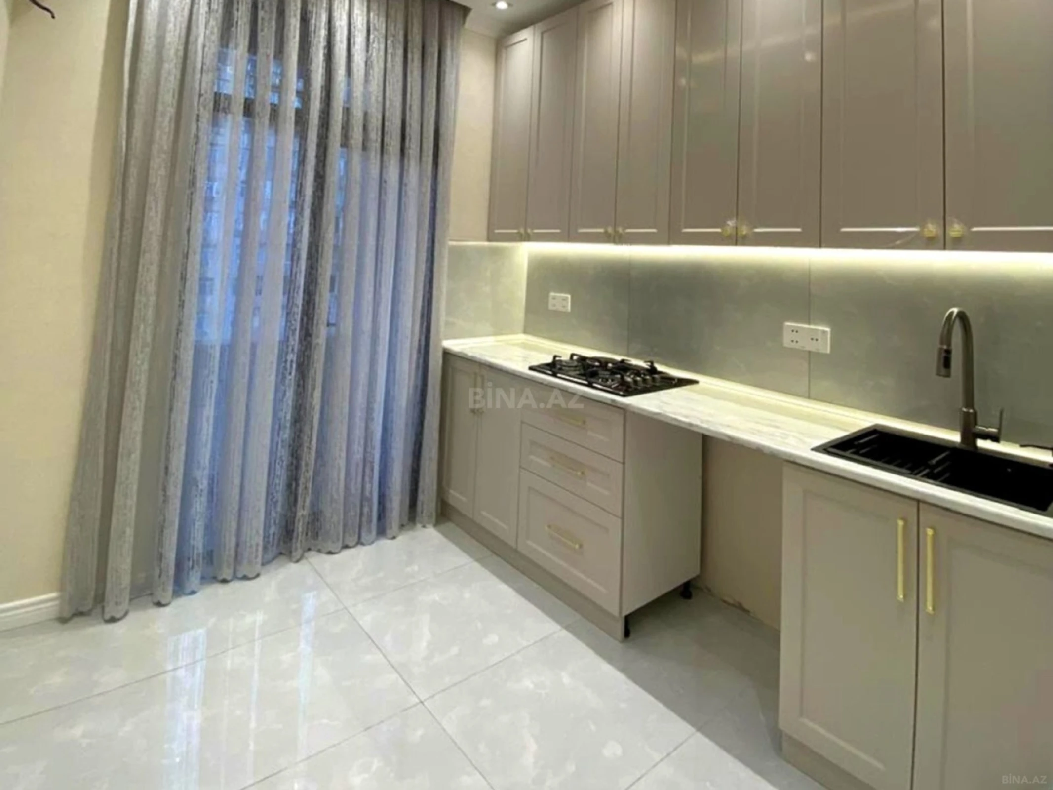 Satılır 2 otaqlı mənzil 63 m²