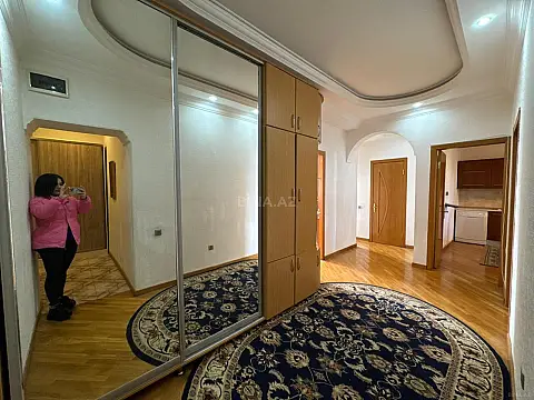 Satılır 3 otaqlı mənzil 112 m²