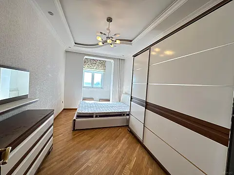 Satılır 3 otaqlı mənzil 112 m²
