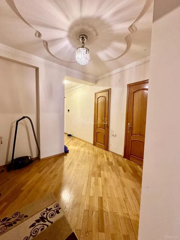 Satılır 3 otaqlı mənzil 98 m²