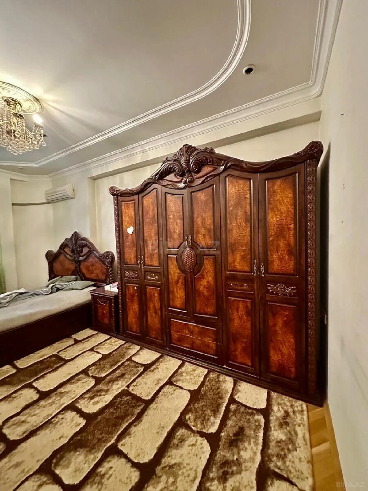Satılır 3 otaqlı mənzil 98 m²