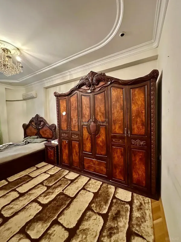 Satılır 3 otaqlı mənzil 98 m²