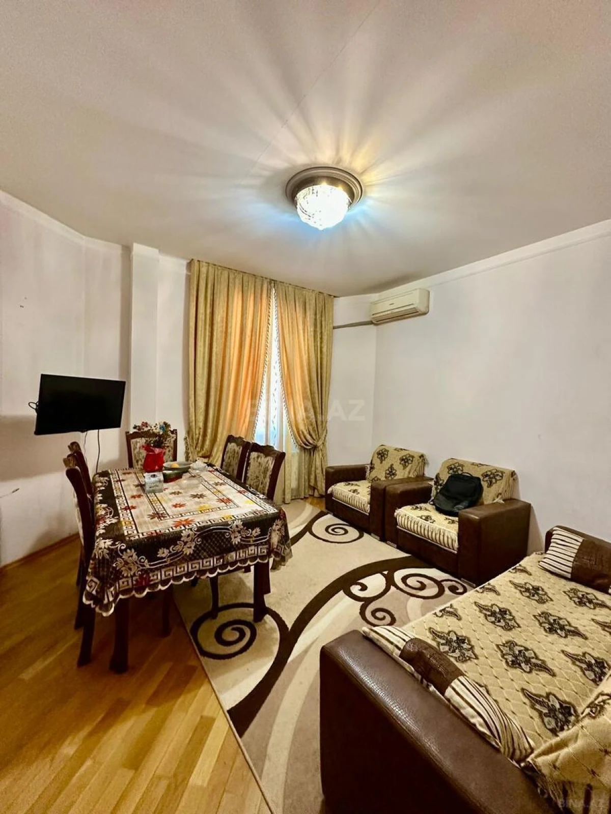 Satılır 3 otaqlı mənzil 98 m²