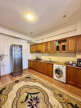 Satılır 3 otaqlı mənzil 98 m²