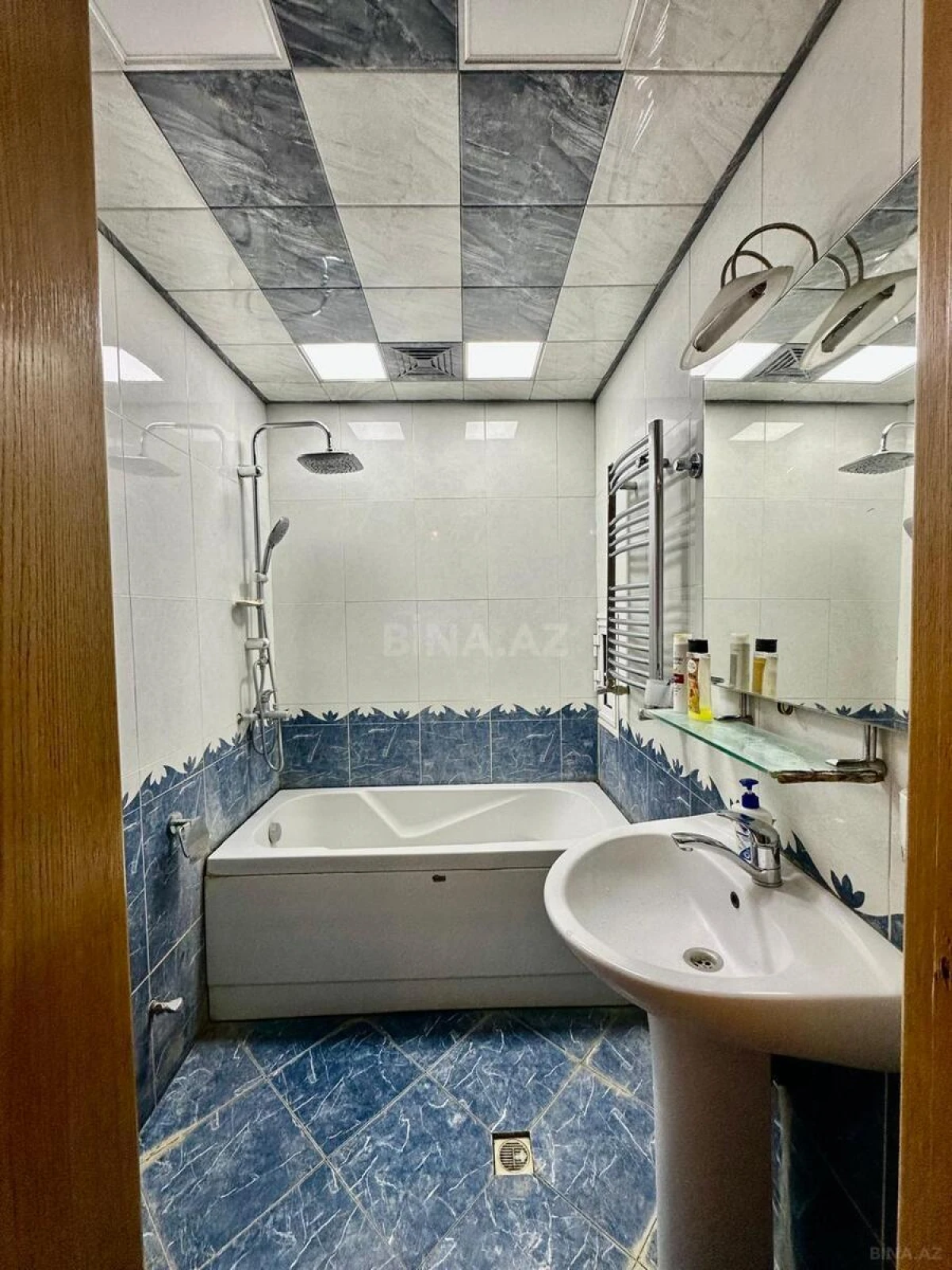 Satılır 3 otaqlı mənzil 98 m²