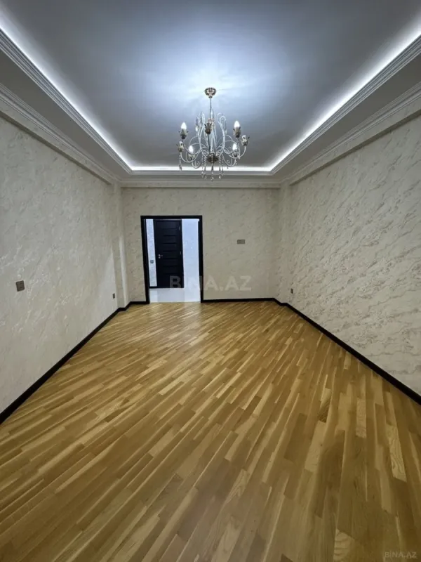 Satılır 3 otaqlı mənzil 122 m²