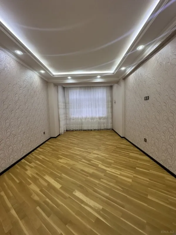 Satılır 3 otaqlı mənzil 122 m²