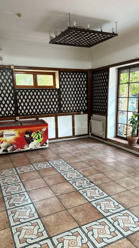 Satılır obyekt 200 m²