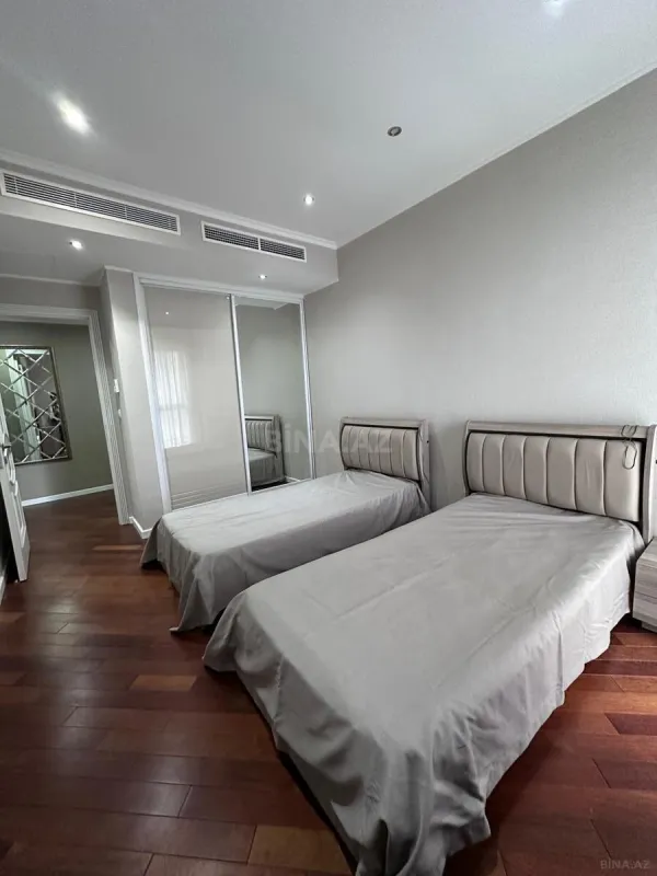 Kirayə verilir 3 otaqlı mənzil 150 m²