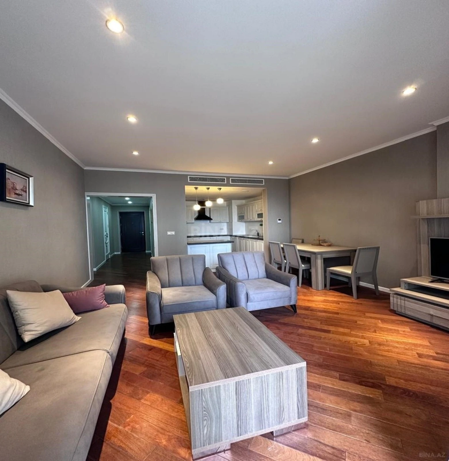 Kirayə verilir 3 otaqlı mənzil 150 m²