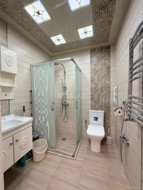 Kirayə verilir 2 otaqlı mənzil 70 m²