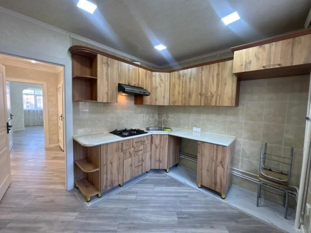 Satılır 4 otaqlı mənzil 110 m²