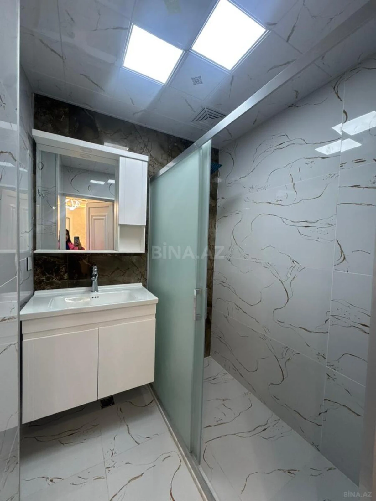 Satılır 4 otaqlı mənzil 110 m²