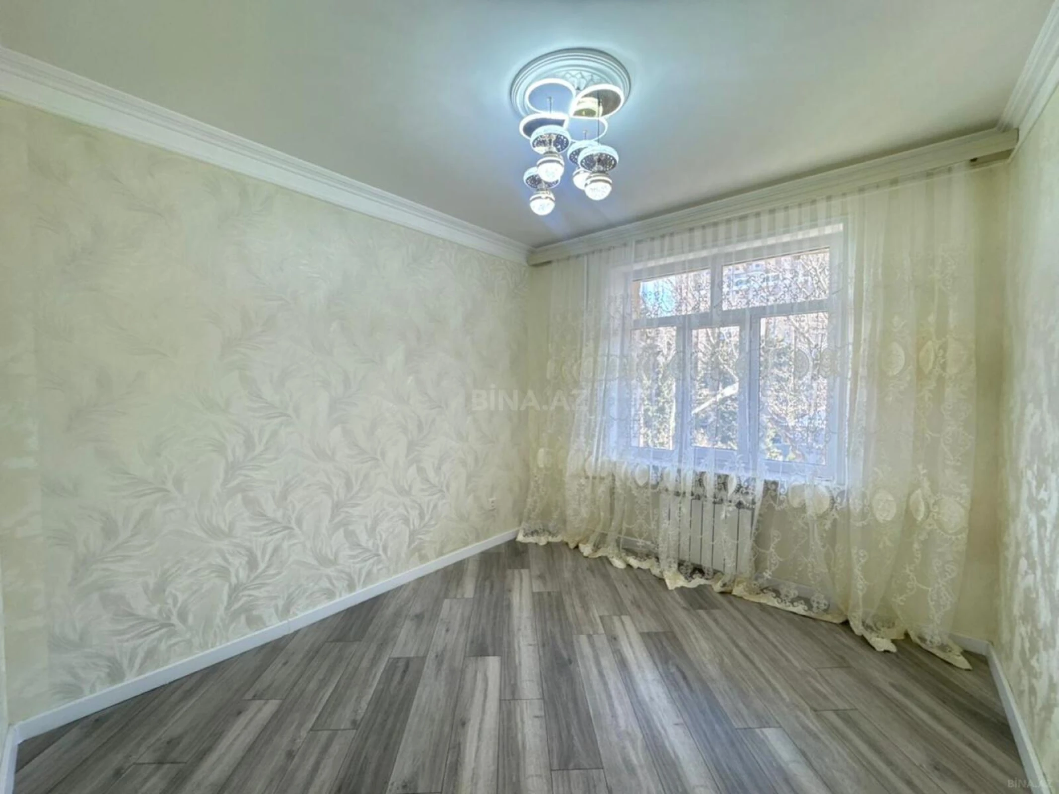 Satılır 4 otaqlı mənzil 110 m²