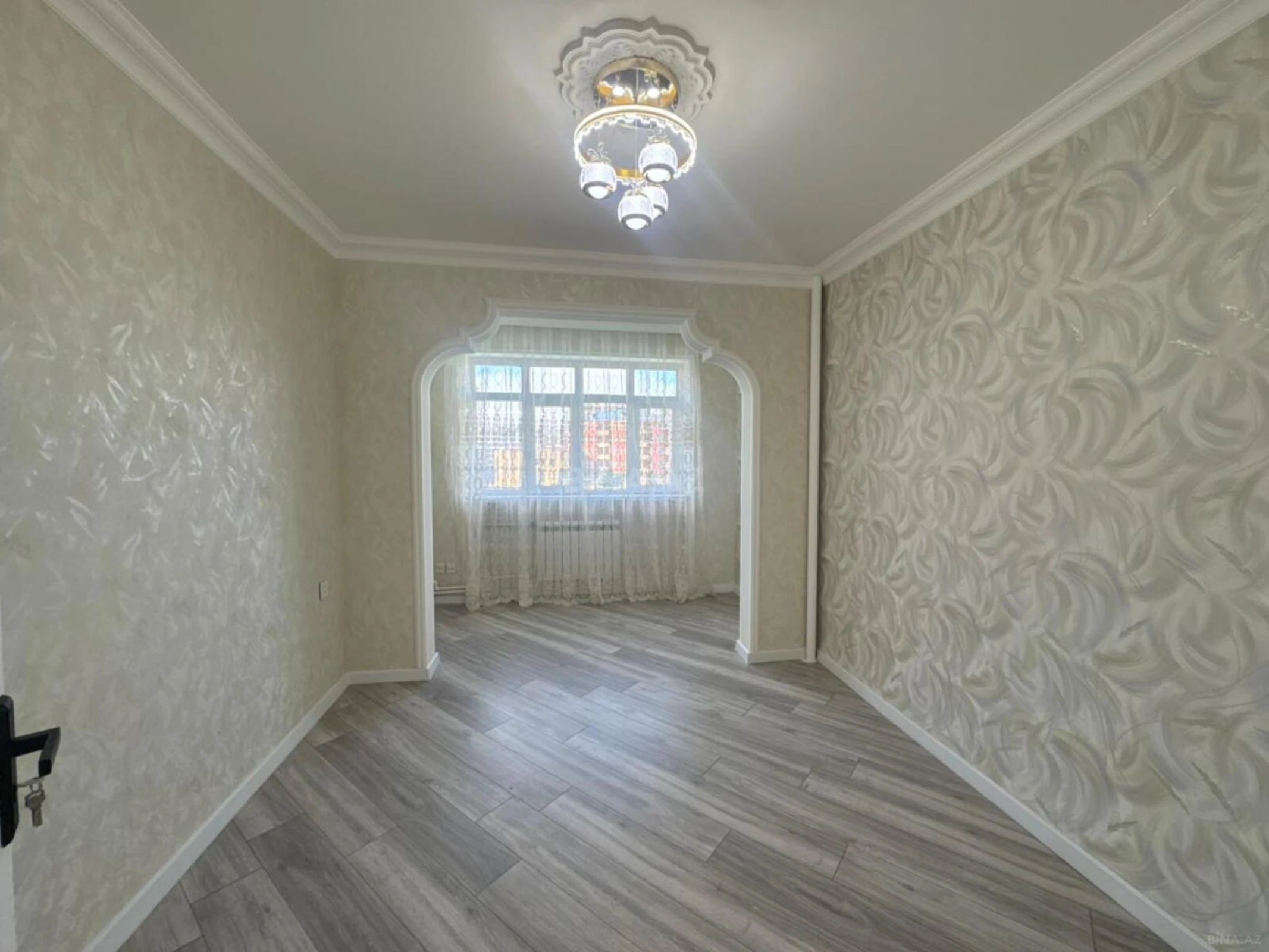 Satılır 4 otaqlı mənzil 110 m²