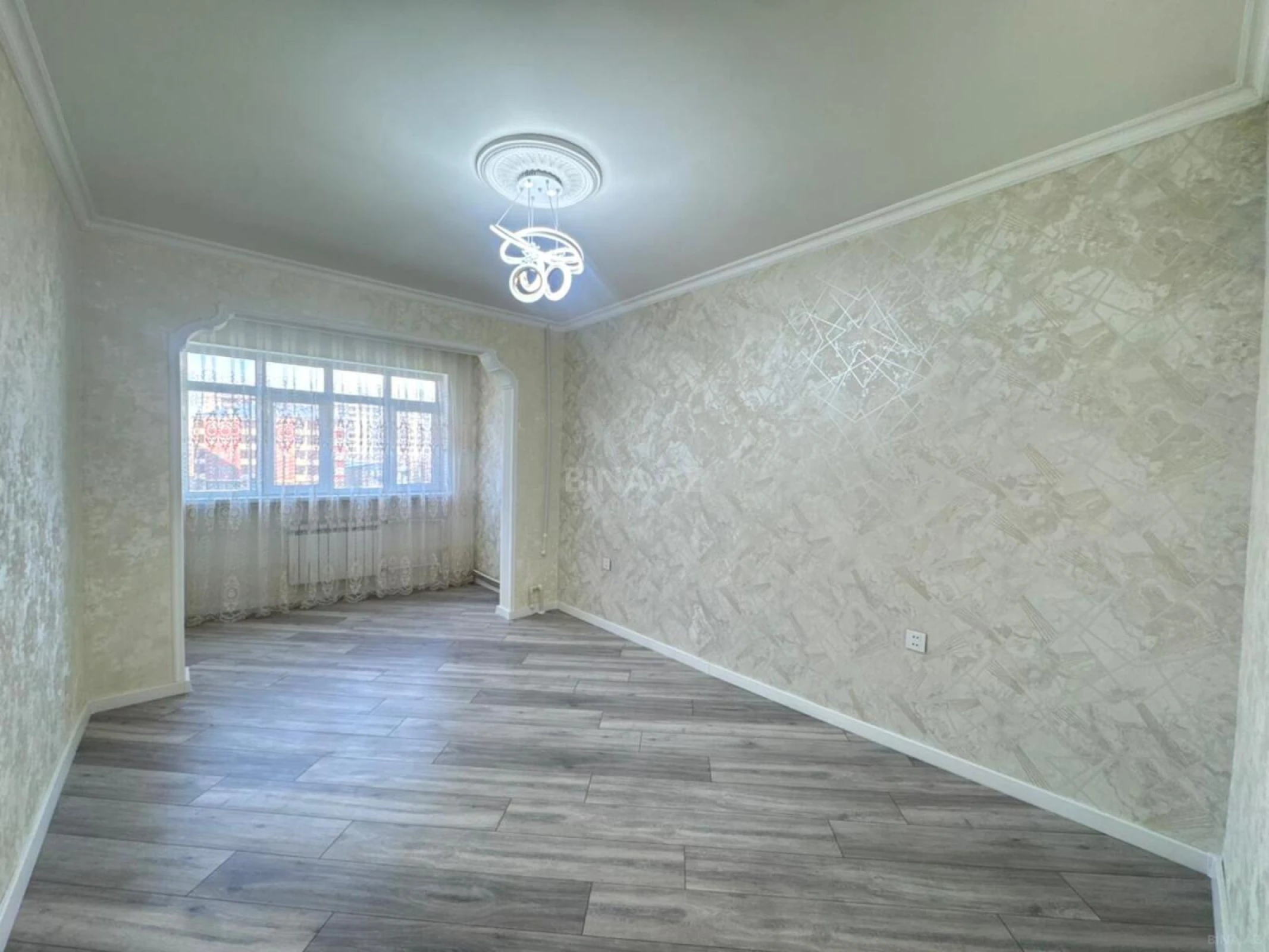 Satılır 4 otaqlı mənzil 110 m²