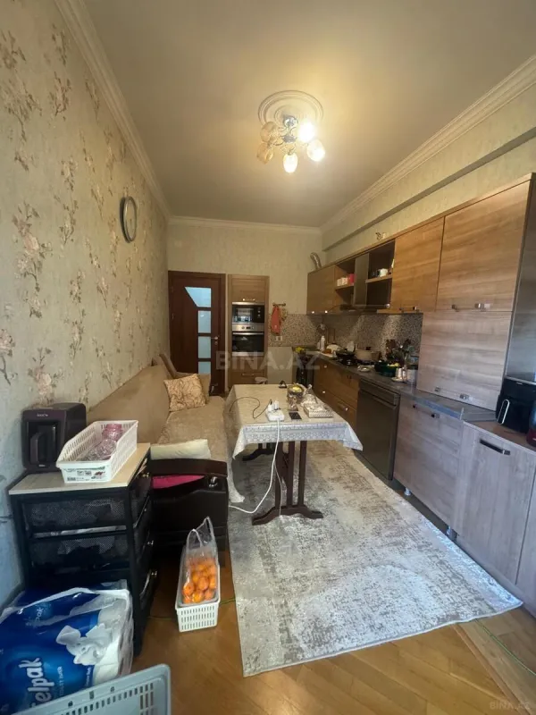 Satılır 3 otaqlı mənzil 137 m²