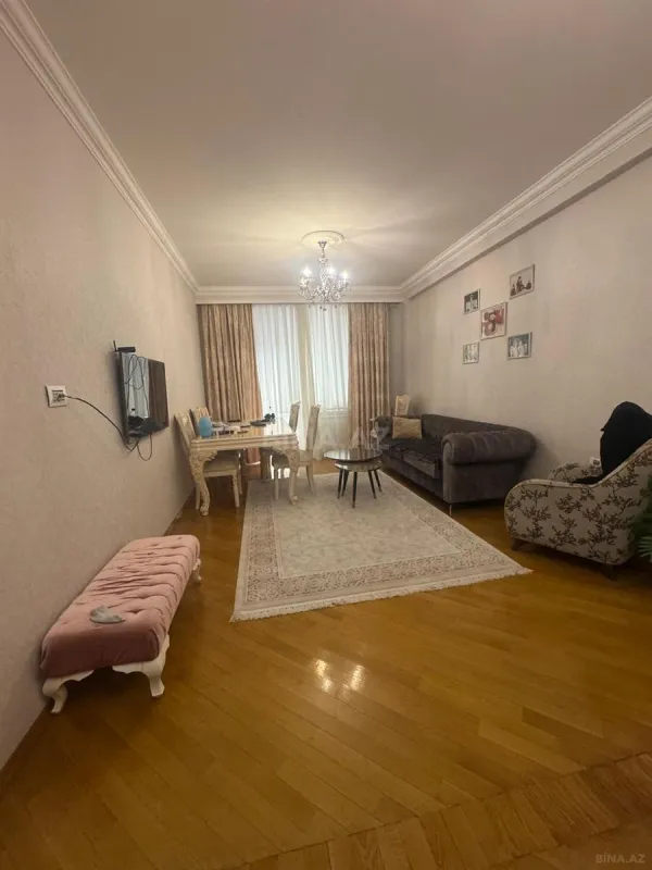 Satılır 3 otaqlı mənzil 137 m²