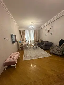 Satılır 3 otaqlı mənzil 137 m²